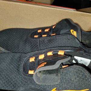 Nike elevate size 11